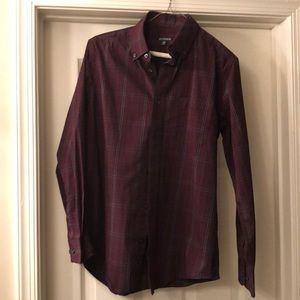 Men’s Maroon shirt Size small
